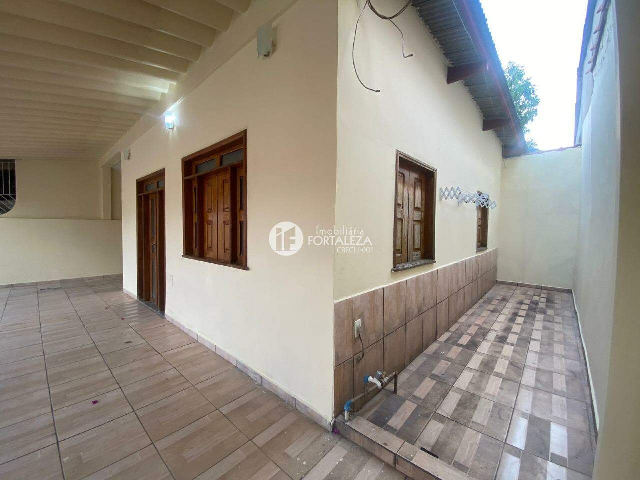 Casa Residencial para aluguel no Conjunto Guiomard Santos: 