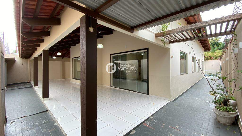 Casa à venda no Conjunto Paulo César de Oliveira: