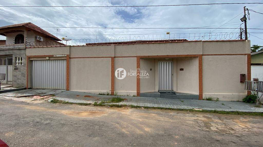 Casa à venda no Conjunto Paulo César de Oliveira: