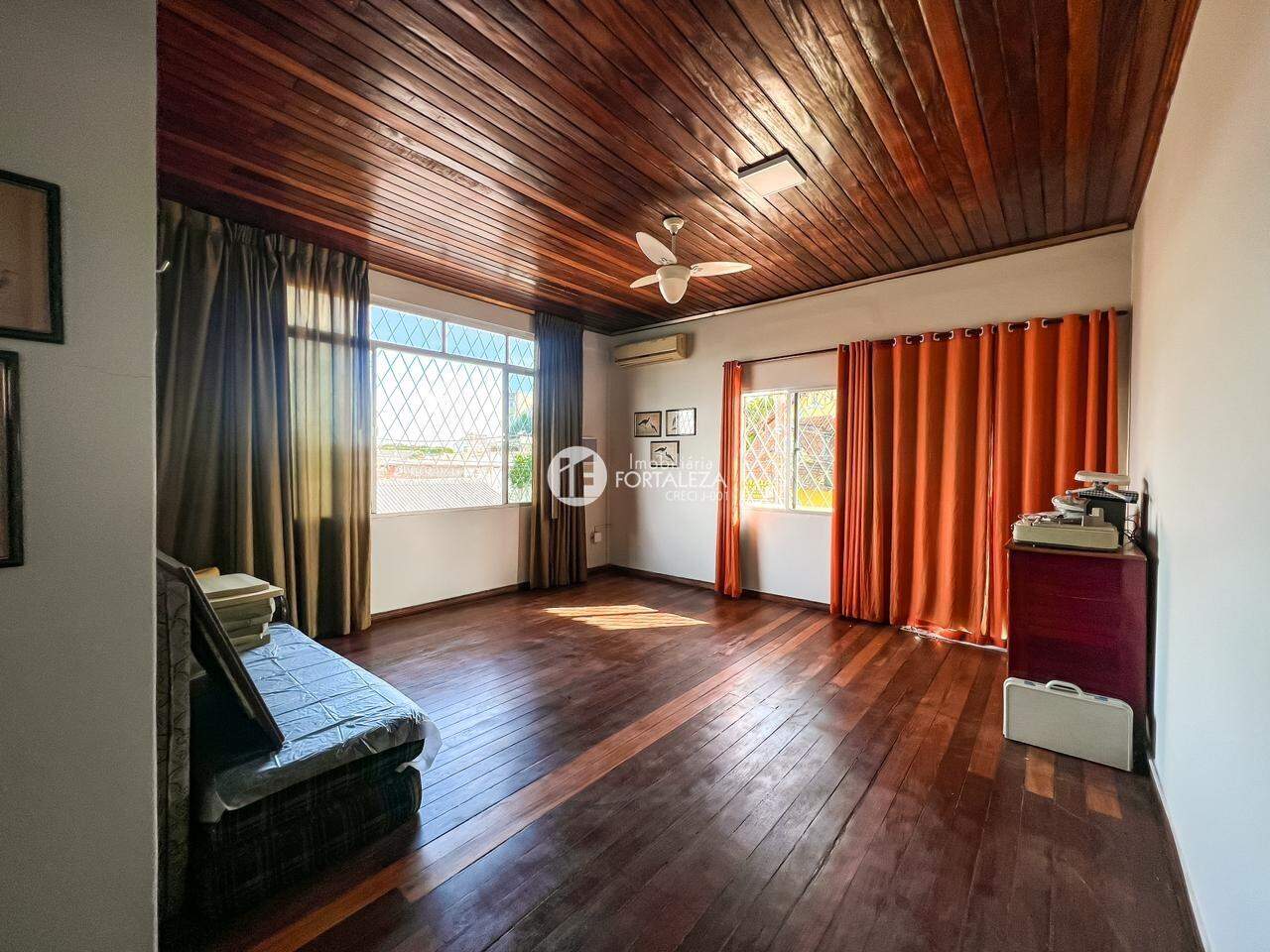 Casa Residencial à venda no Ipase: 