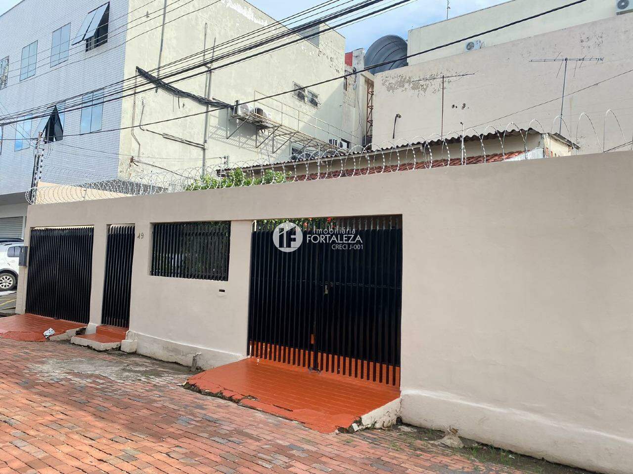 Casa à venda no Centro: