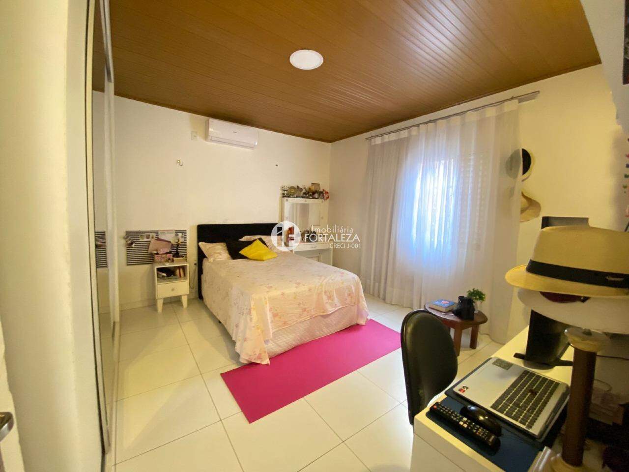 Casa à venda no Centro: 