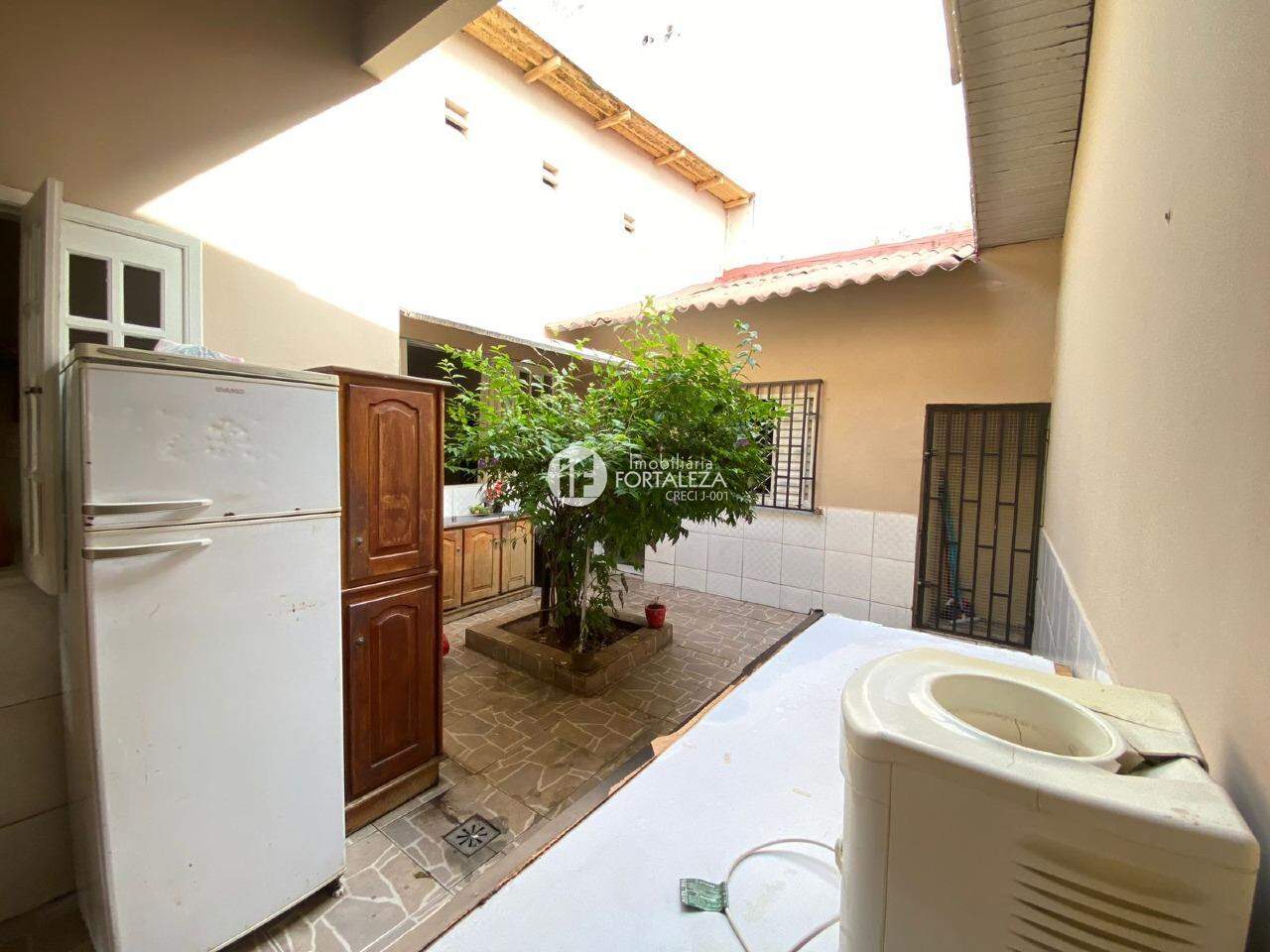 Casa à venda no Centro: