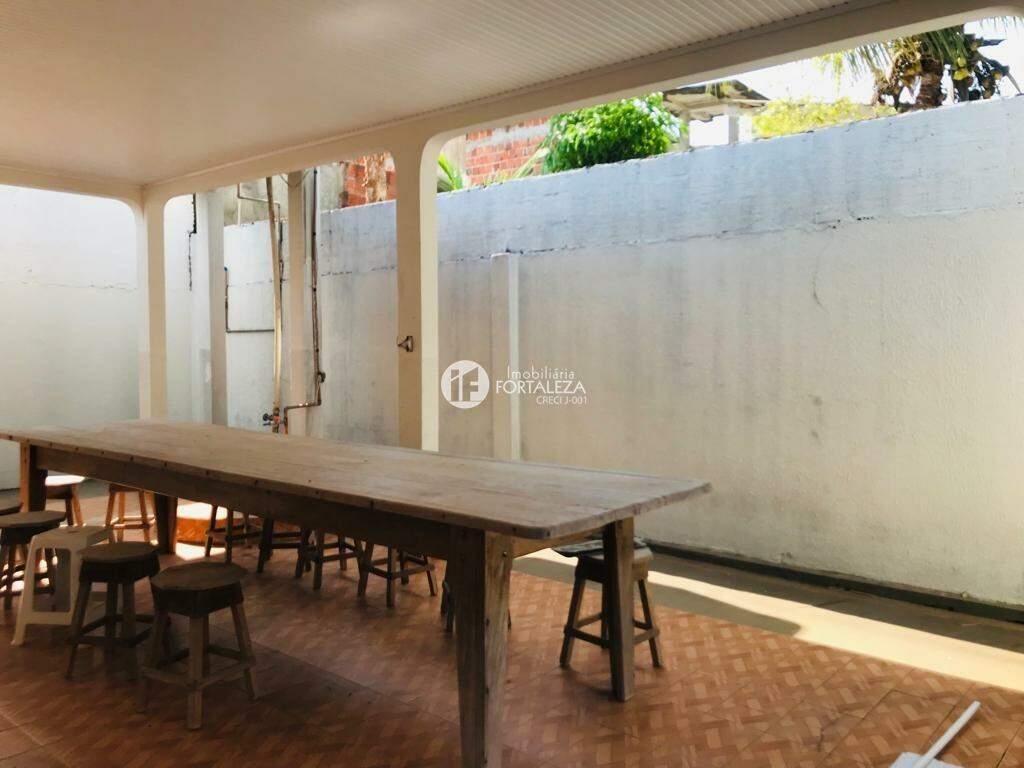 Casa Residencial à venda no Conjunto Universitário: 