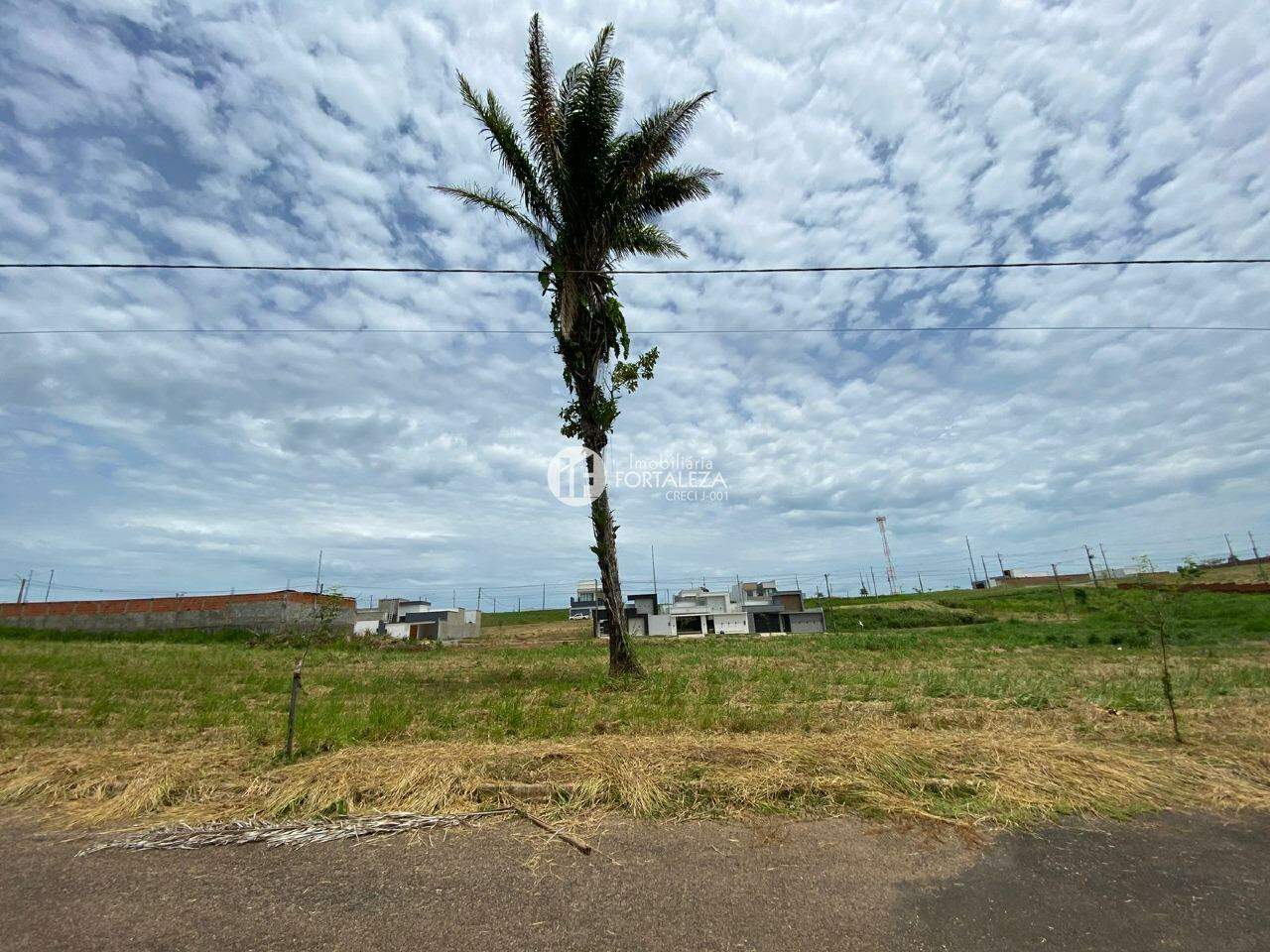 Lote em Condomínio à venda no Portal Ipê: 