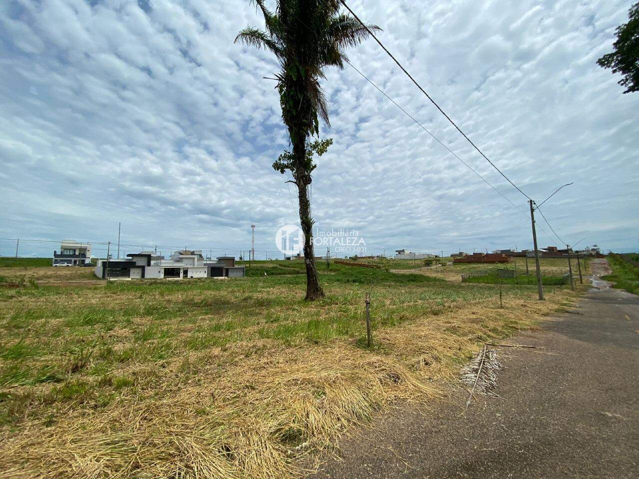 Lote em Condomínio à venda no Portal Ipê: 