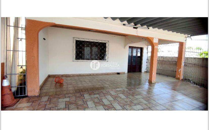 Casa à venda no Centro: 