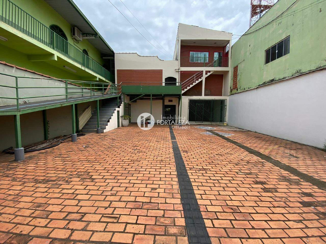 Prédio para aluguel no Aviário: 