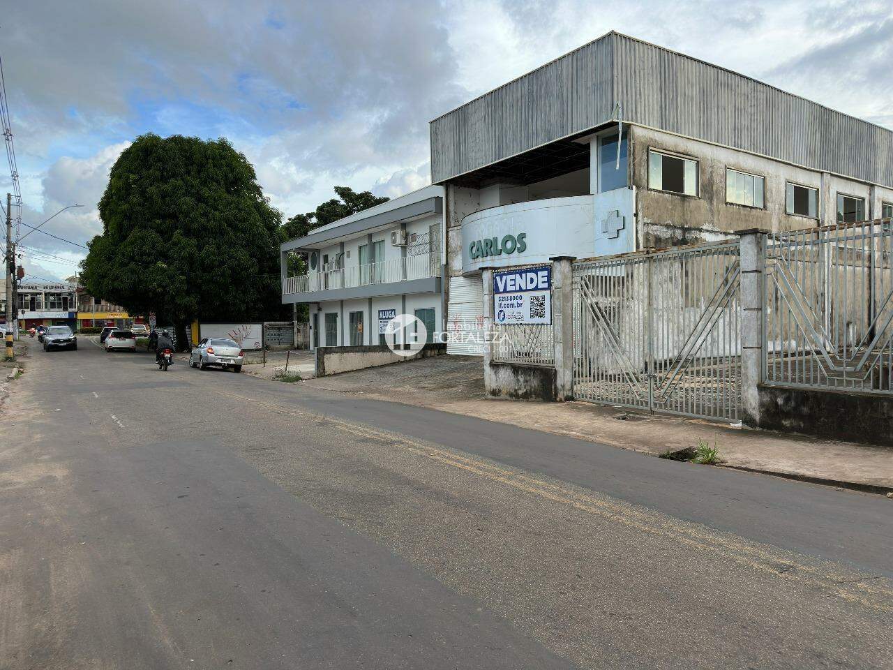 Prédio à venda no Bosque: 