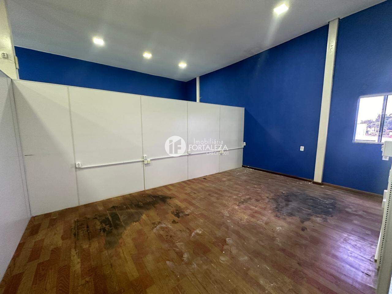 Sala para aluguel no Bosque: 