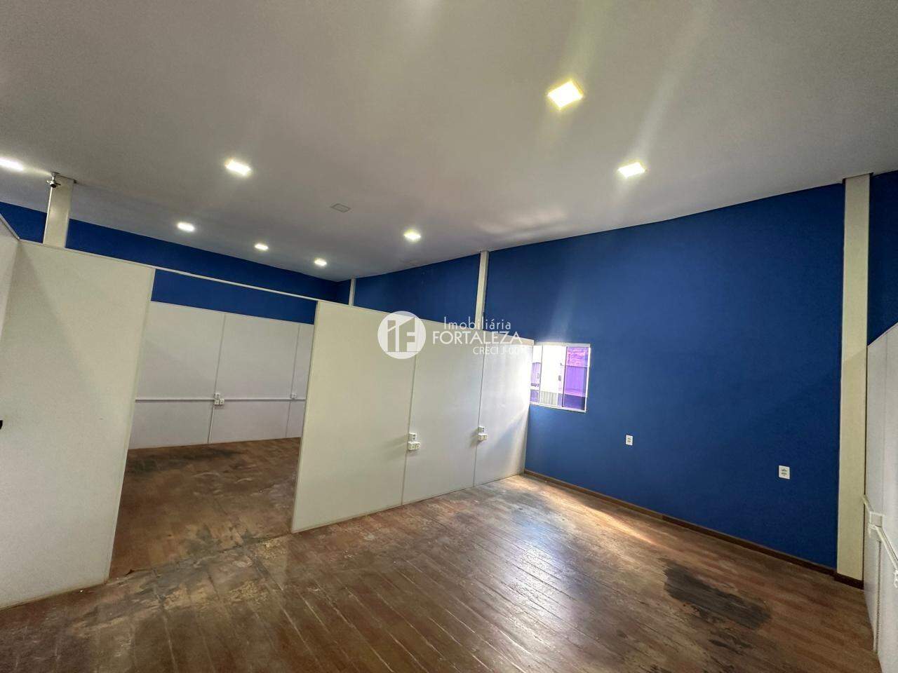 Sala para aluguel no Bosque: 