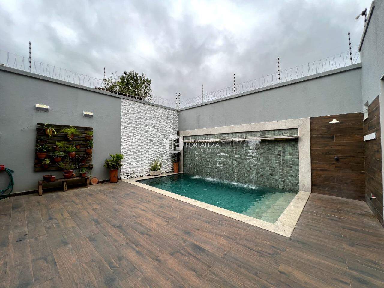 Casa à venda no Cohab do Bosque: 
