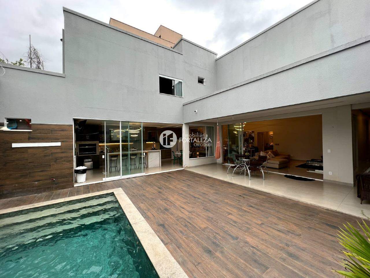 Casa à venda no Cohab do Bosque: 