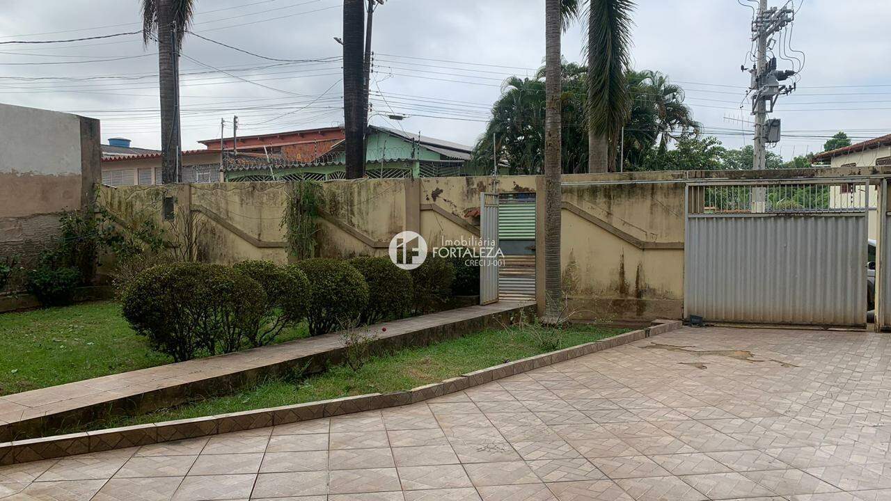 Casa à venda no Conjunto Castelo Branco:
