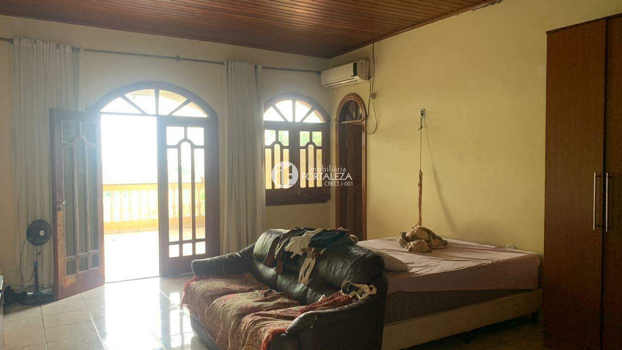 Casa à venda no Conjunto Castelo Branco: