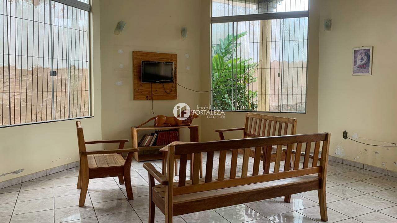 Casa à venda no Conjunto Castelo Branco:
