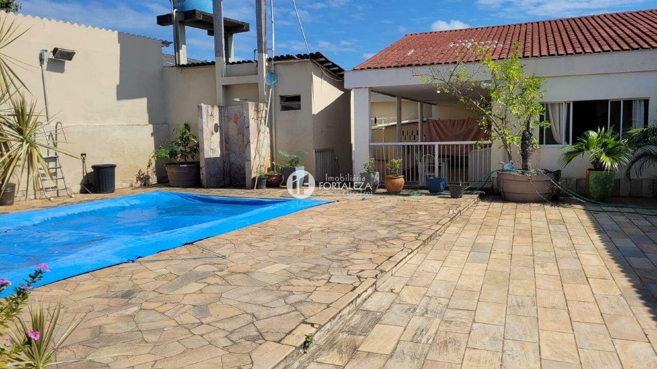 Casa à venda no Jardim Tropical: Piscina