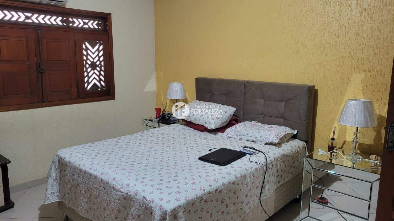 Casa à venda no Jardim Tropical: Suíte