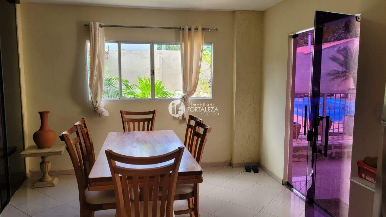 Casa à venda no Jardim Tropical: Cozinha