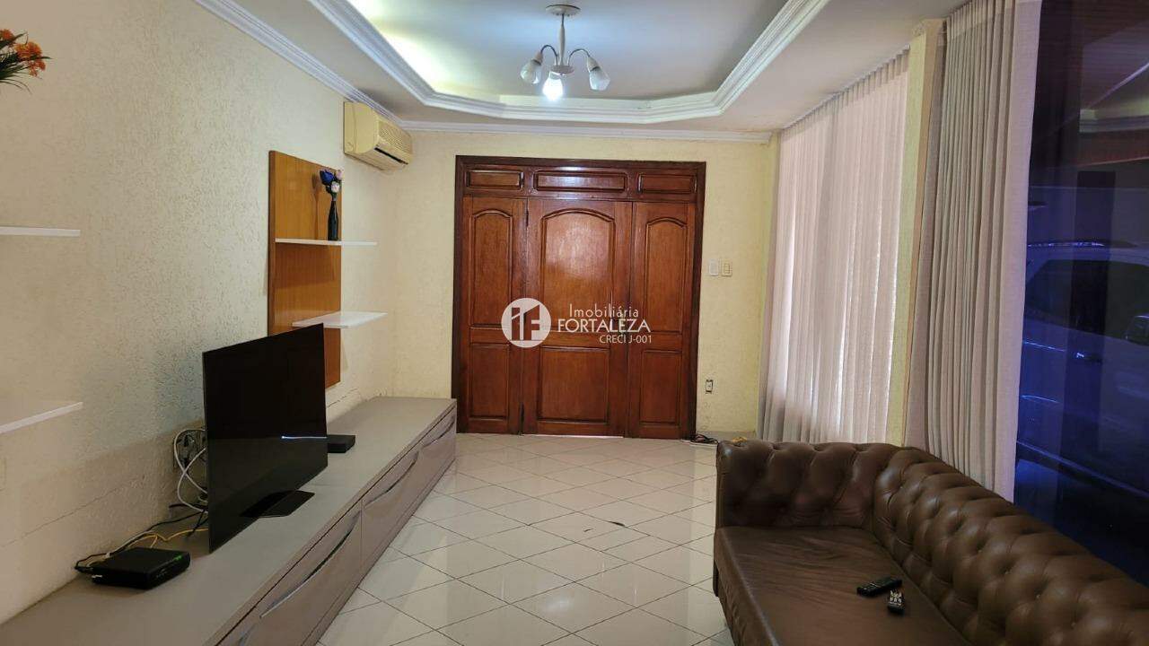 Casa à venda no Jardim Tropical: Sala de Estar