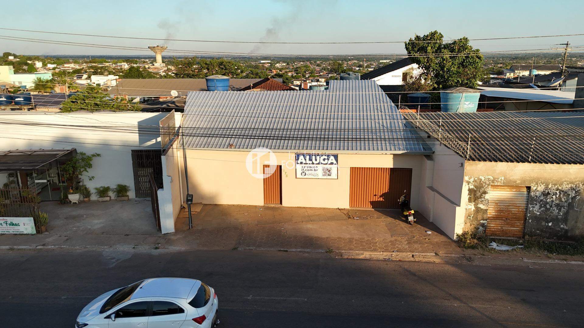 Casa Comercial para aluguel no Floresta Sul: 