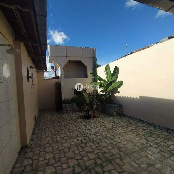 Casa à venda no Conjunto Tucumã: 