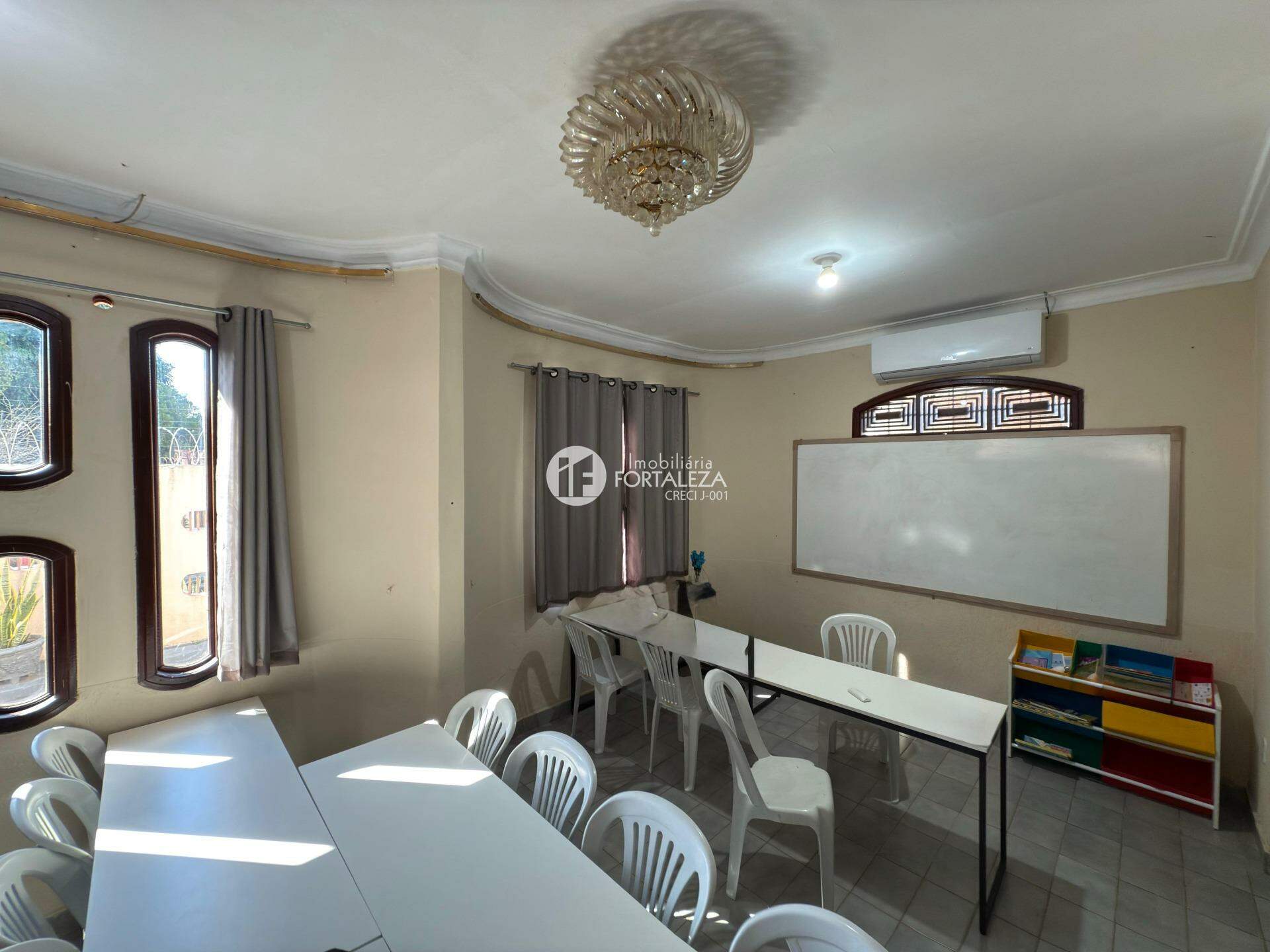 Casa à venda no Isaura Parente: 
