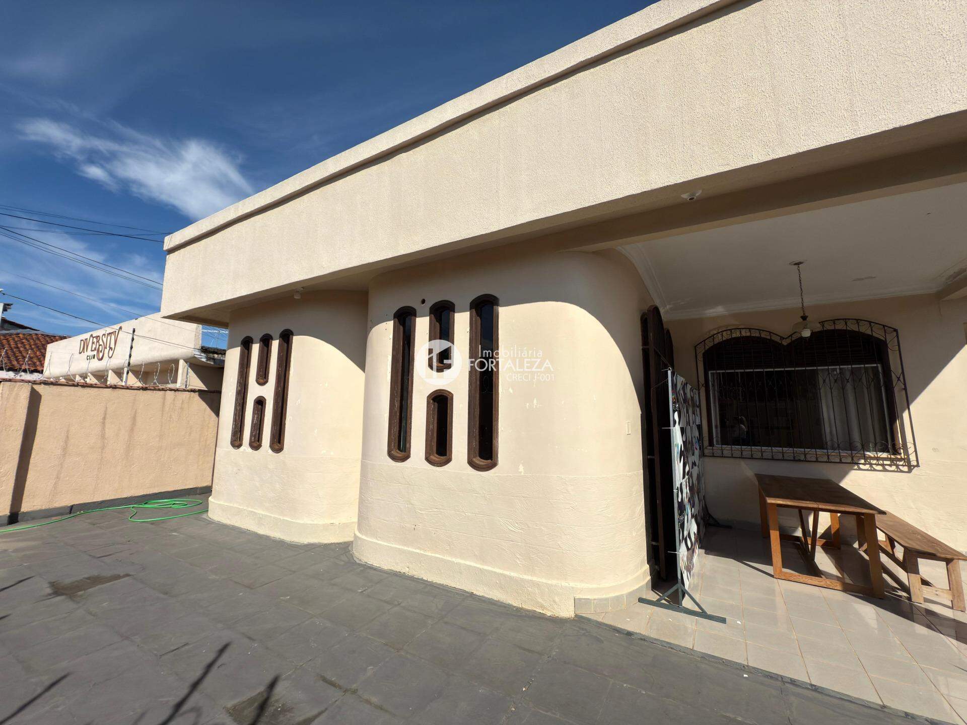 Casa à venda no Isaura Parente: