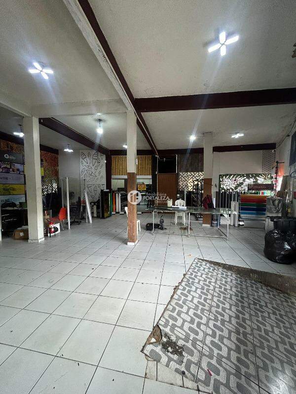 Área Comercial à venda no Isaura Parente: 