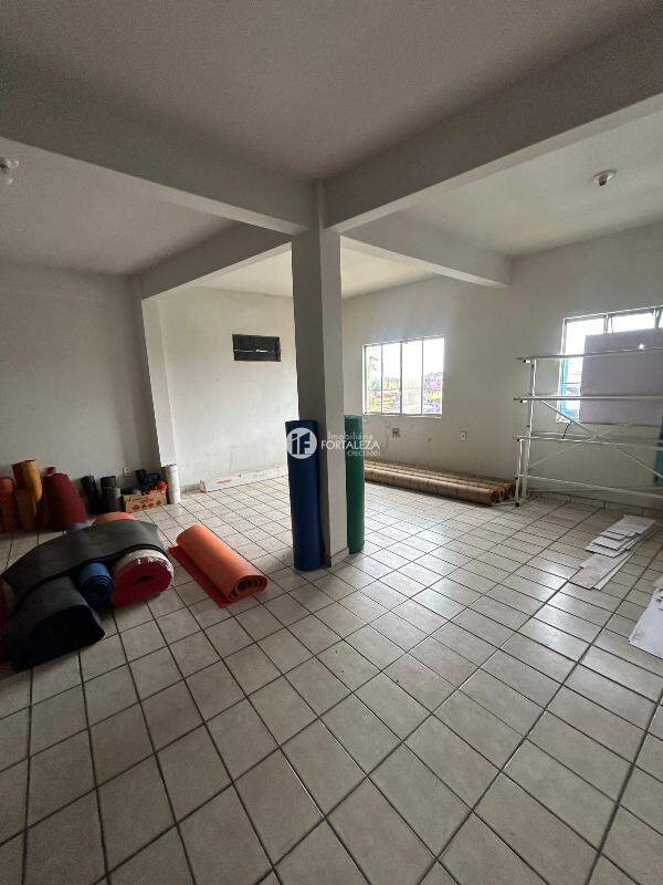 Área Comercial à venda no Isaura Parente: 