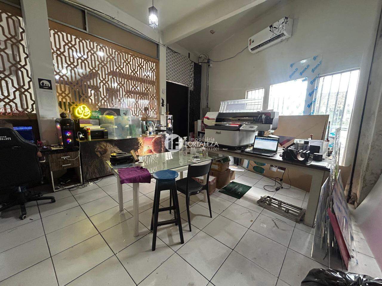 Área Comercial à venda no Isaura Parente: 