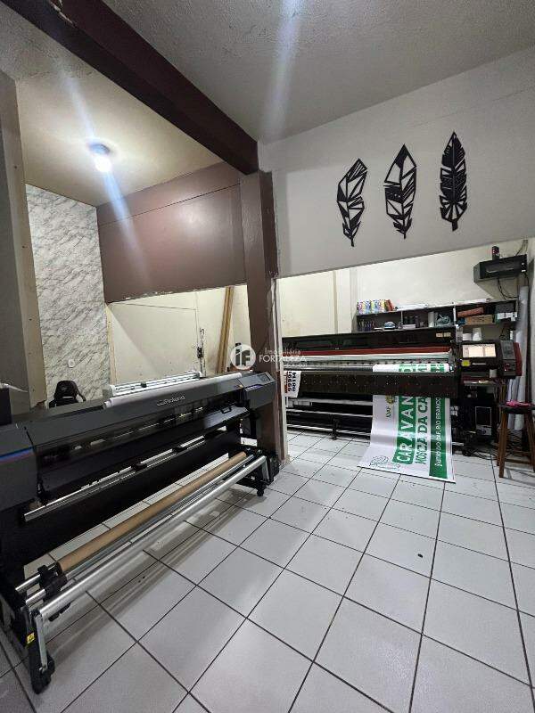 Área Comercial à venda no Isaura Parente: 