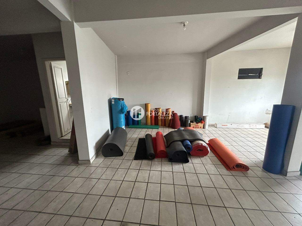 Área Comercial à venda no Isaura Parente: 