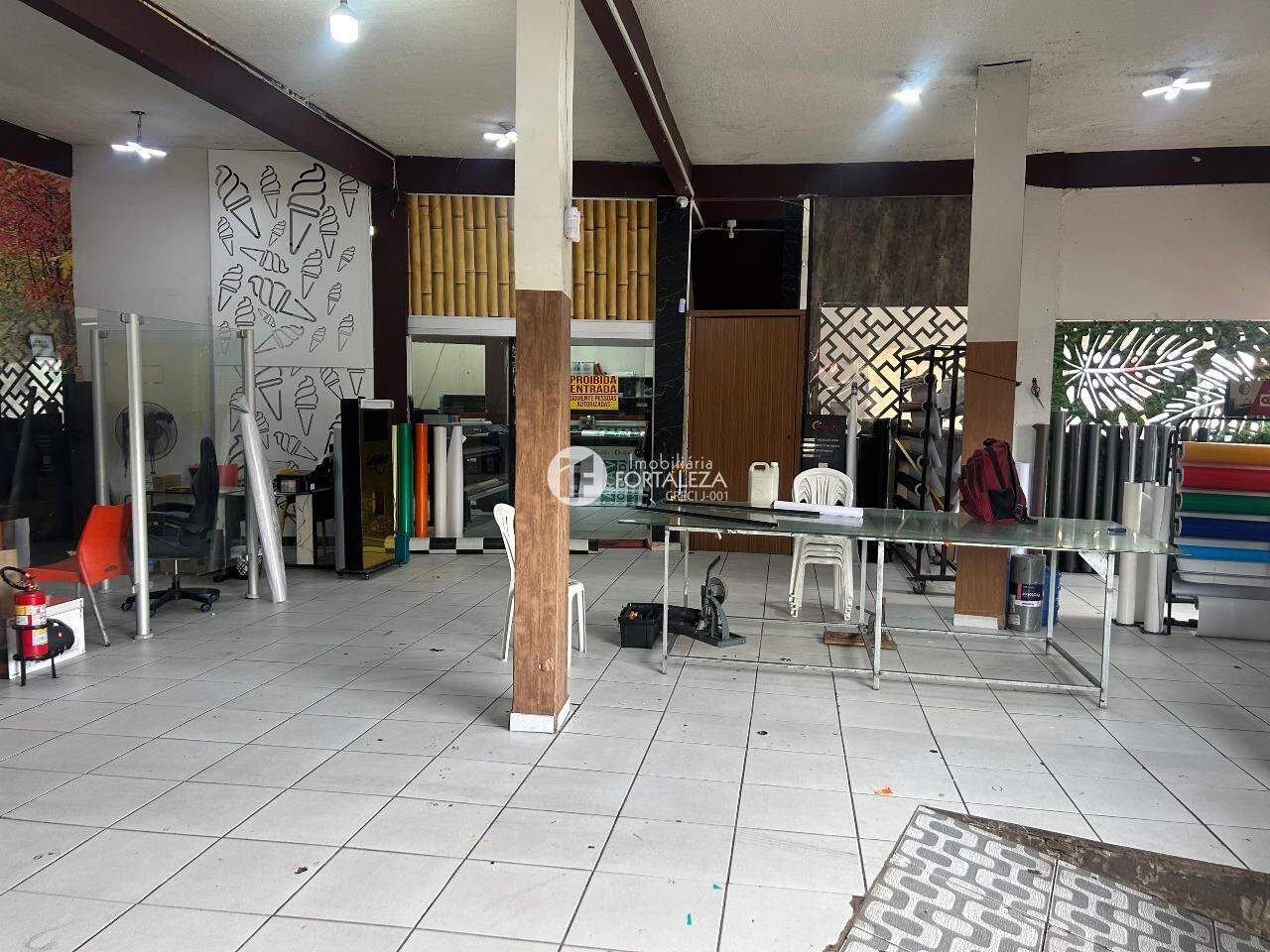 Área Comercial à venda no Isaura Parente: 