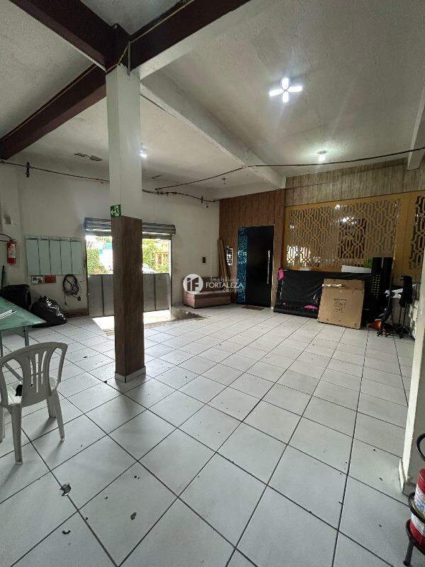 Área Comercial à venda no Isaura Parente: 