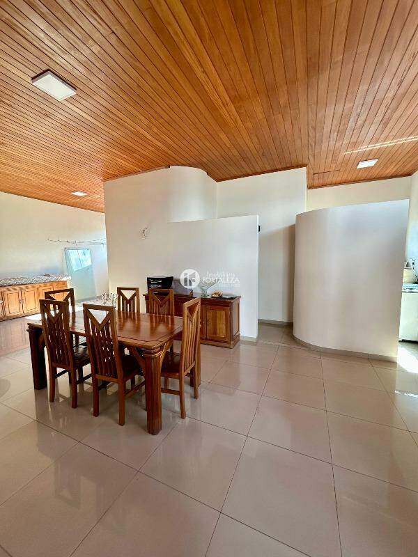Casa Residencial à venda no Bosque: 