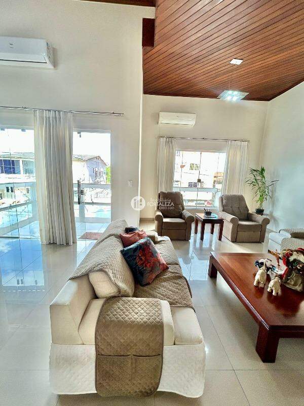 Casa Residencial à venda no Bosque: 