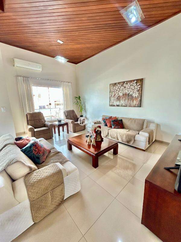Casa Residencial à venda no Bosque: 