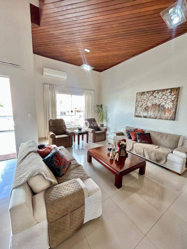 Casa Residencial à venda no Bosque: 