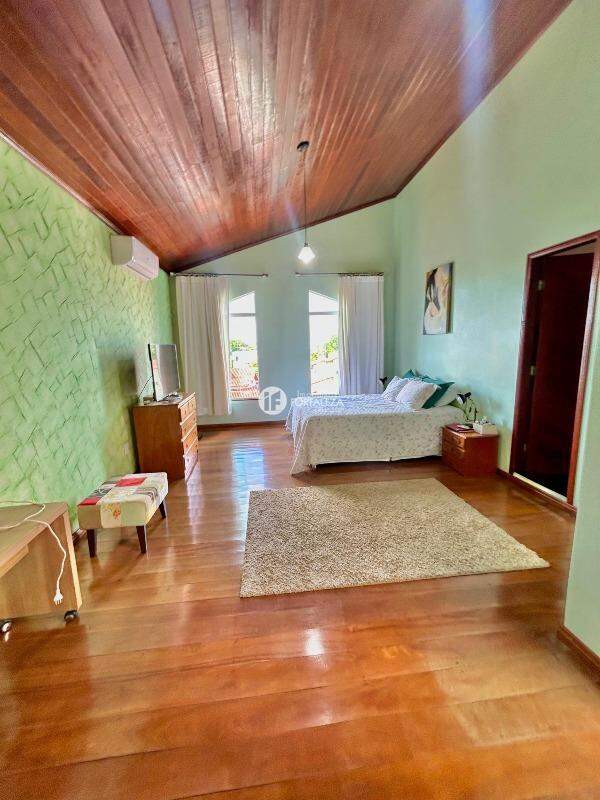 Casa Residencial à venda no Bosque: 