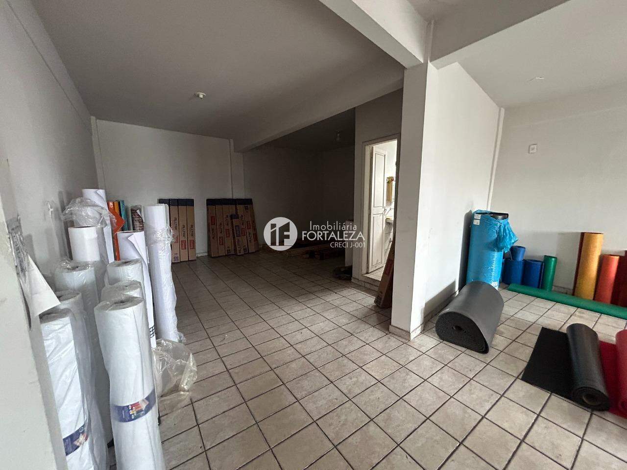 Sala para aluguel no Bosque: 