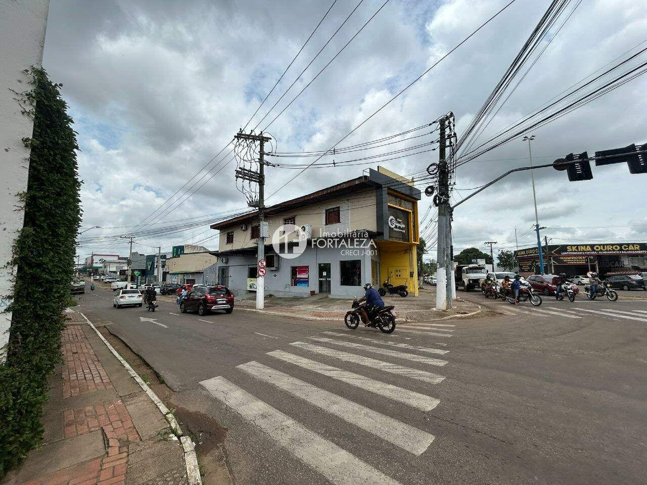 Sala para aluguel no Bosque: 