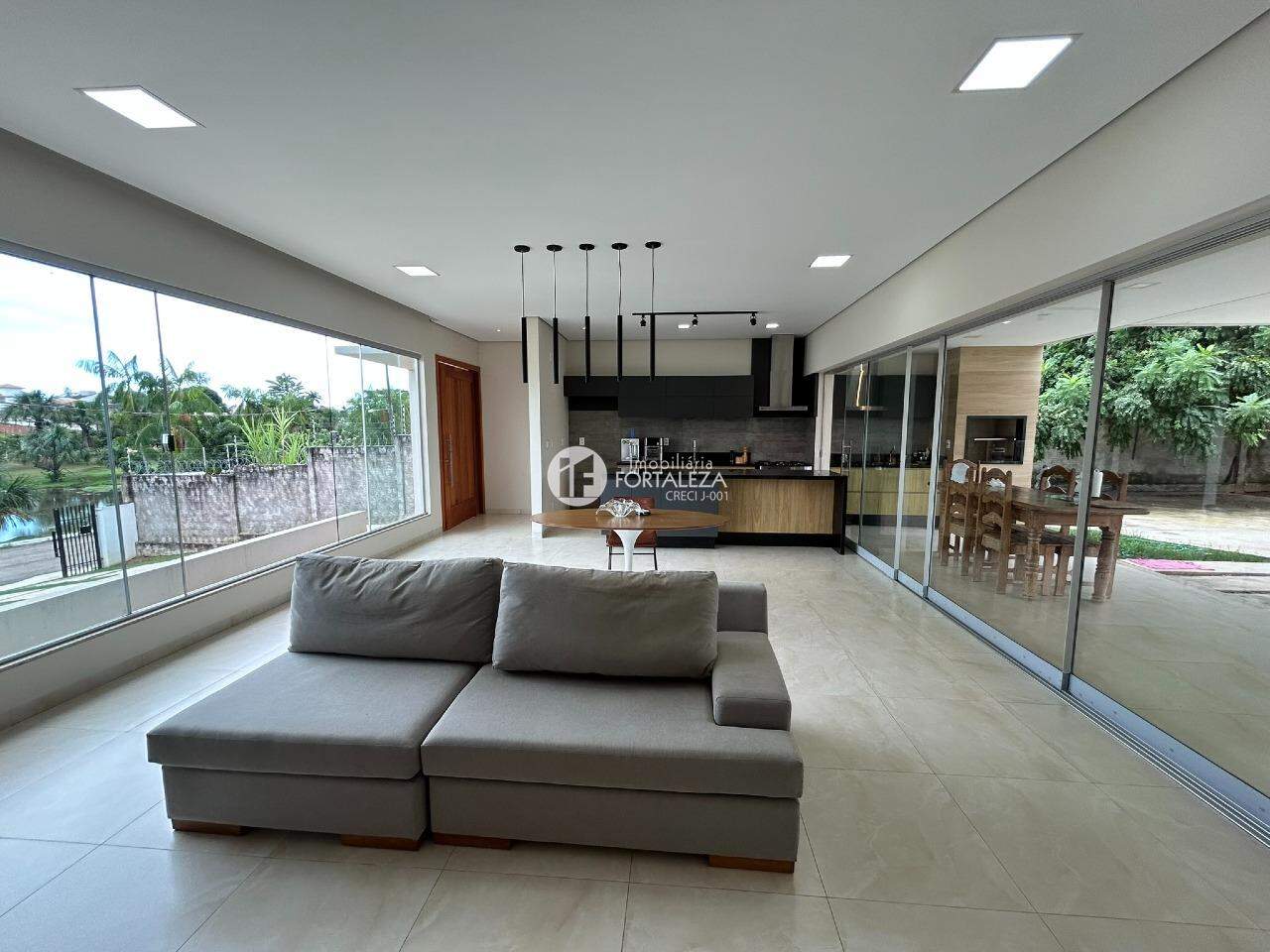 Casa à venda no Chácara Ipê: 