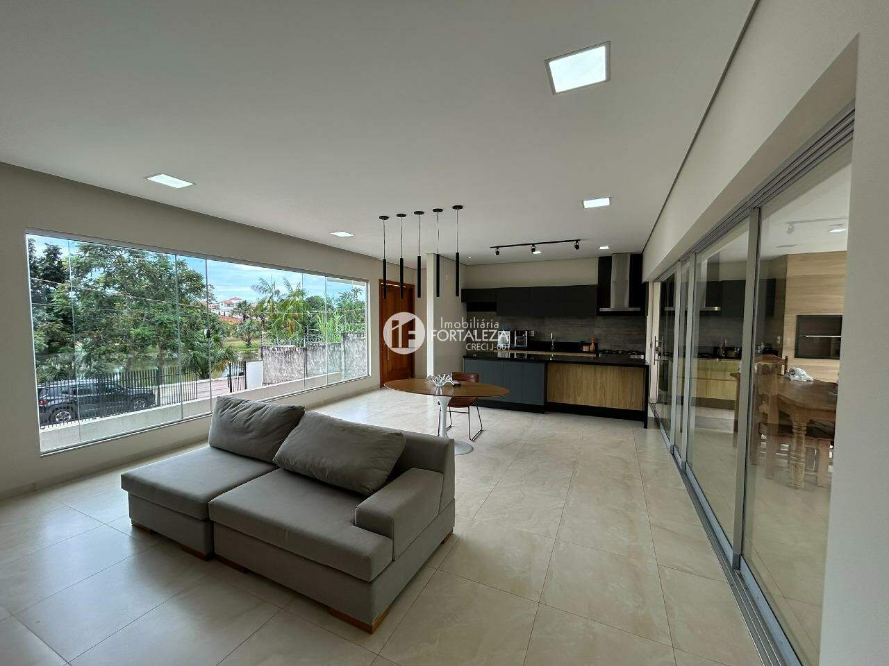 Casa à venda no Chácara Ipê: 