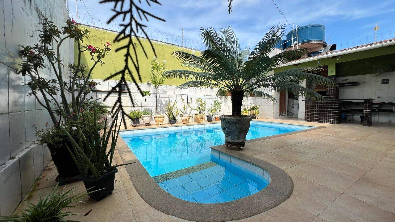 Casa à venda no Conjunto Adalberto Sena: 