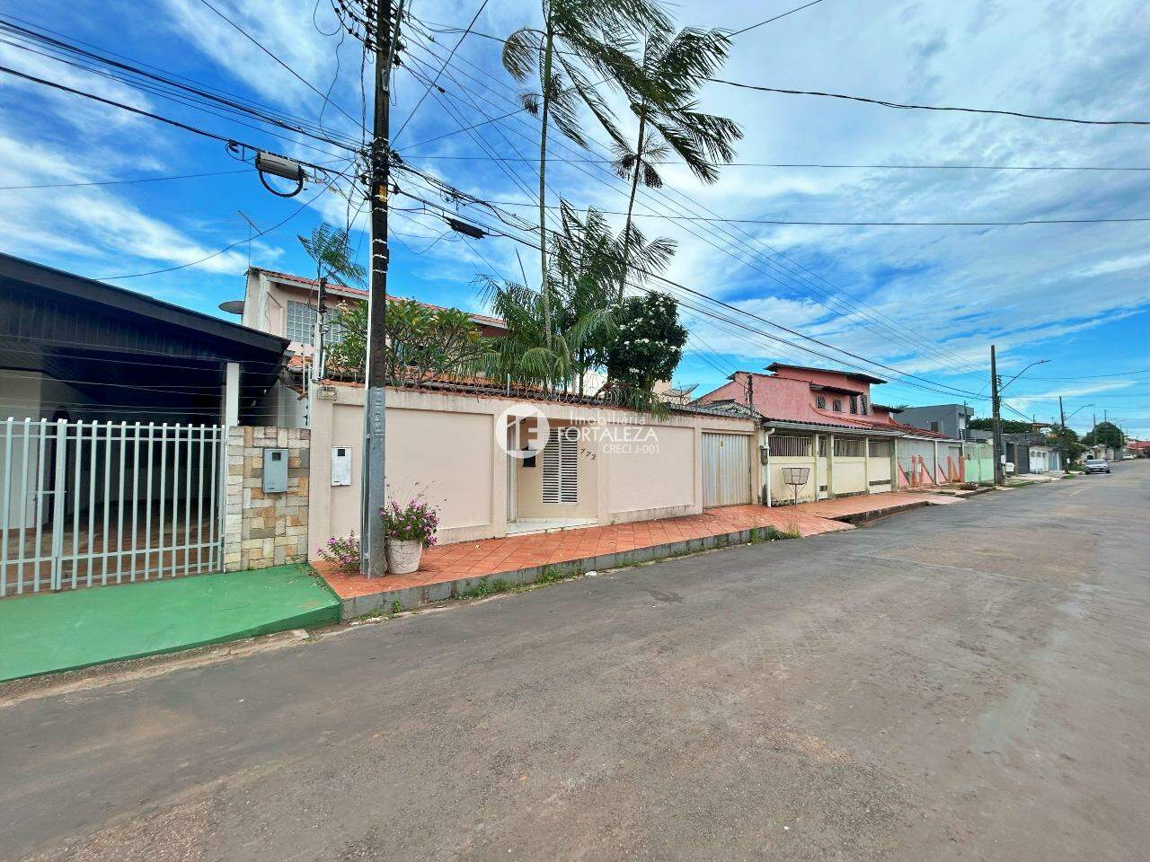 Casa Residencial à venda no Jardim Tropical: 