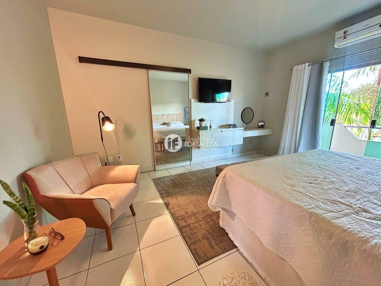 Casa Residencial à venda no Jardim Tropical: 