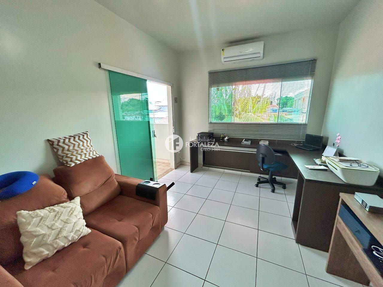 Casa Residencial à venda no Jardim Tropical: 