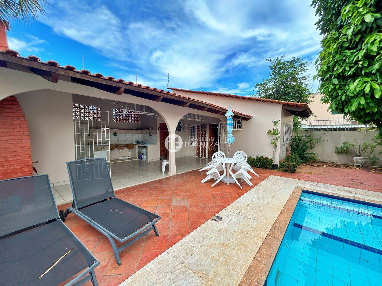Casa Residencial à venda no Jardim Tropical: 