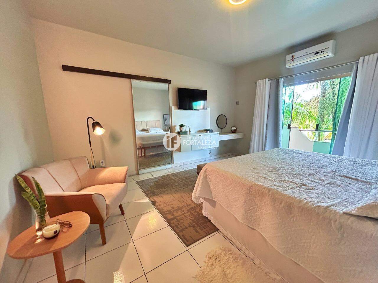 Casa Residencial à venda no Jardim Tropical: 